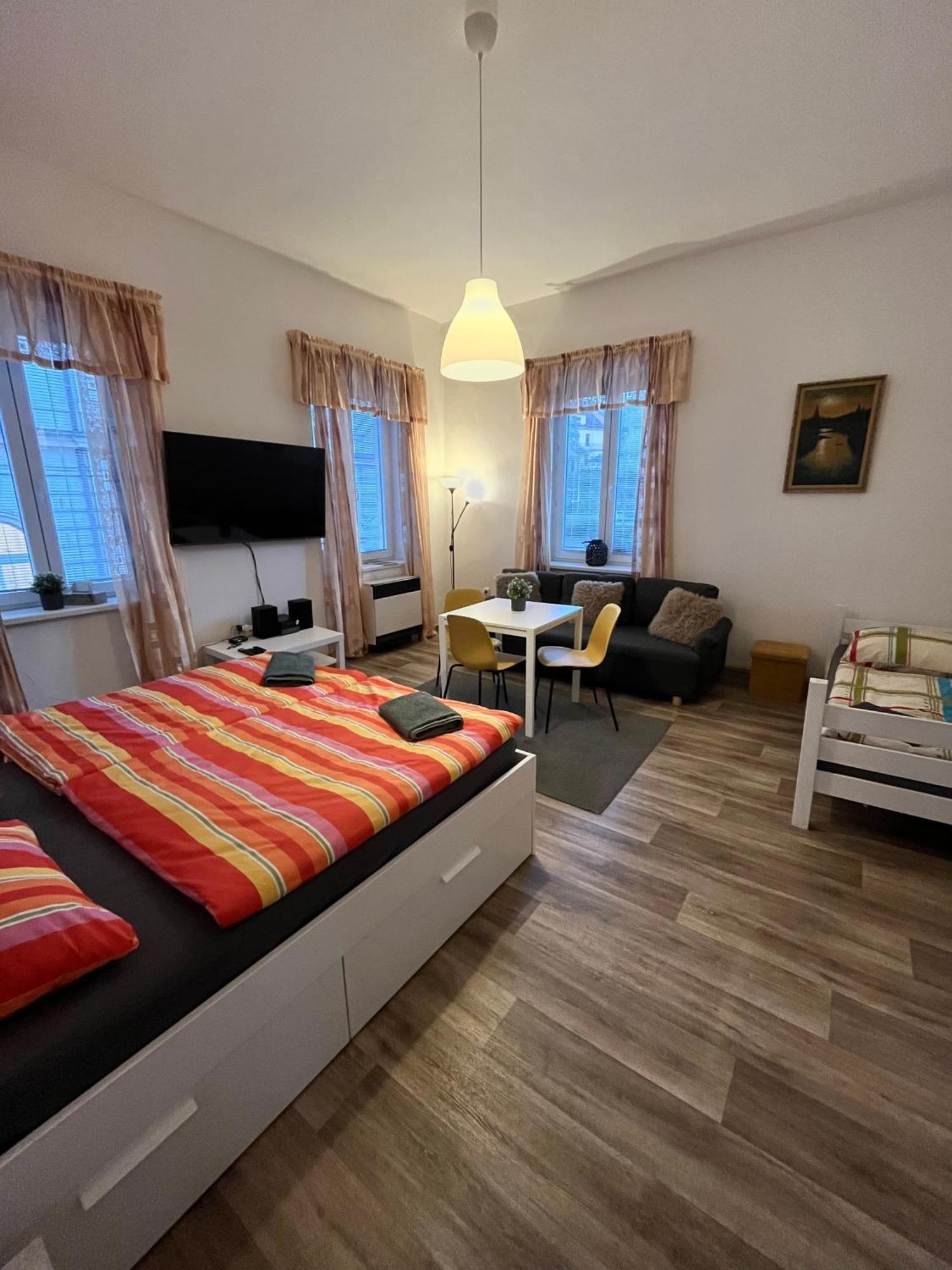 Apartma Luxura Decin Bagian luar foto